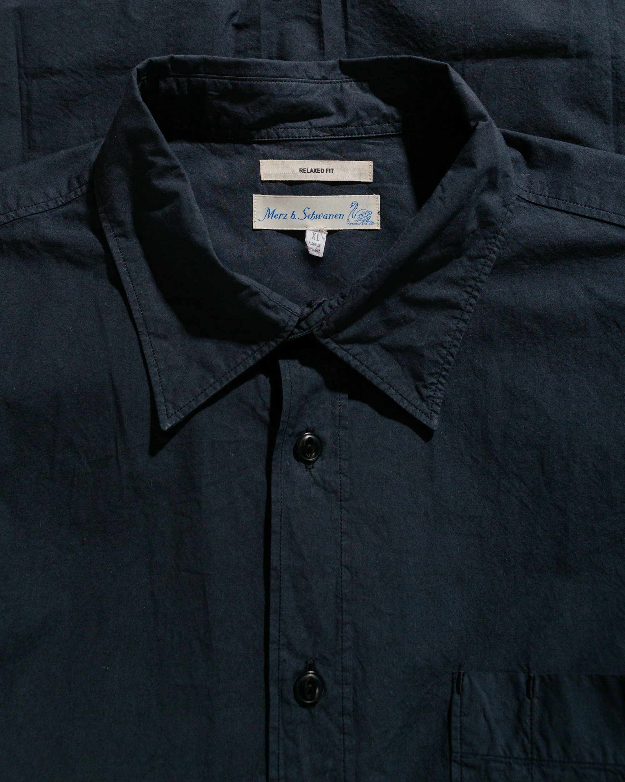 15505-merz-b-schwanen-shirt01-unisex-cotton-poplin-shirt-charcoal-5.webp Merz B. Schwanen SHIRT01 Unisex Cotton Poplin Shirt Charcoal