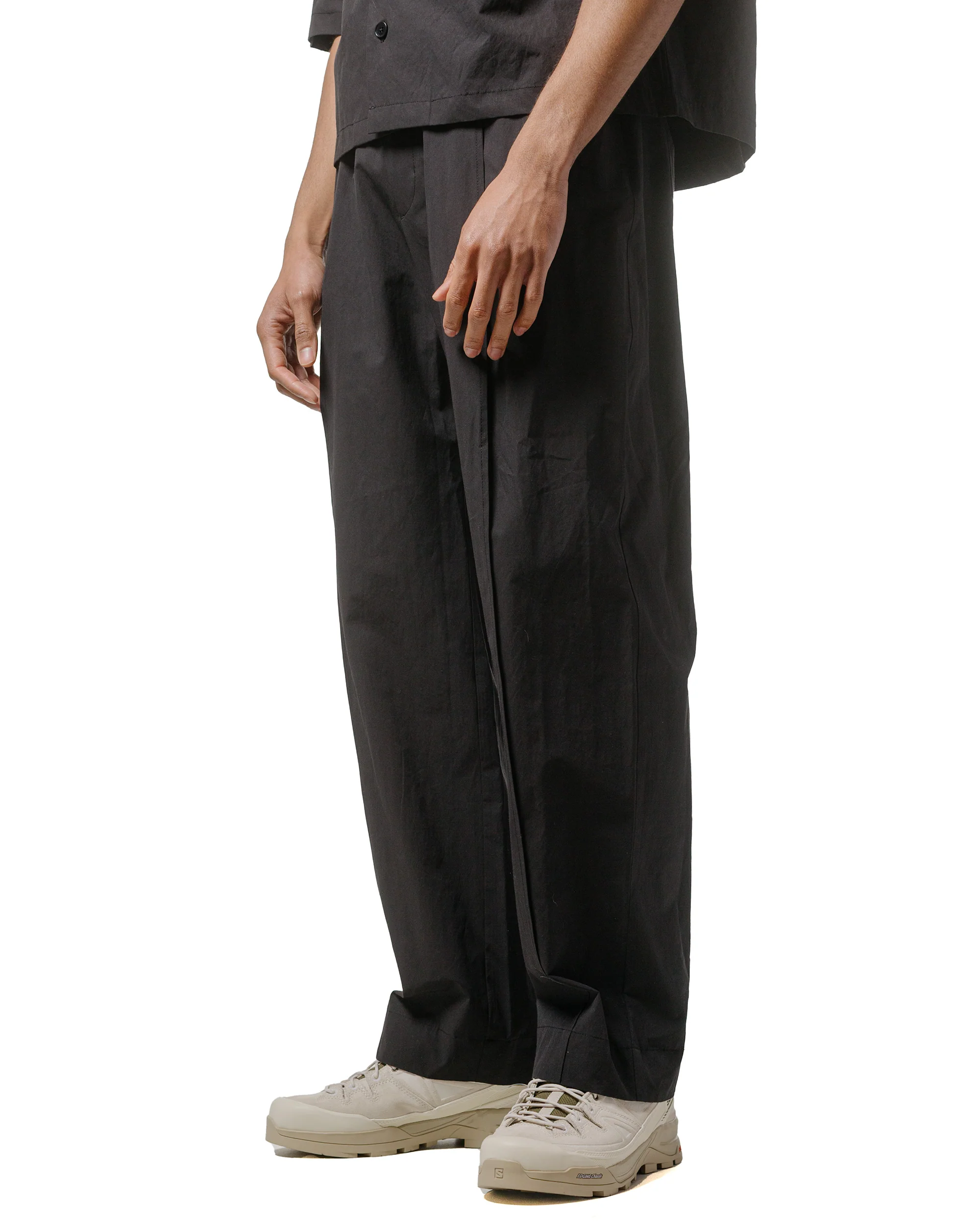 Amomento Belted Tuck Banding Pants Black